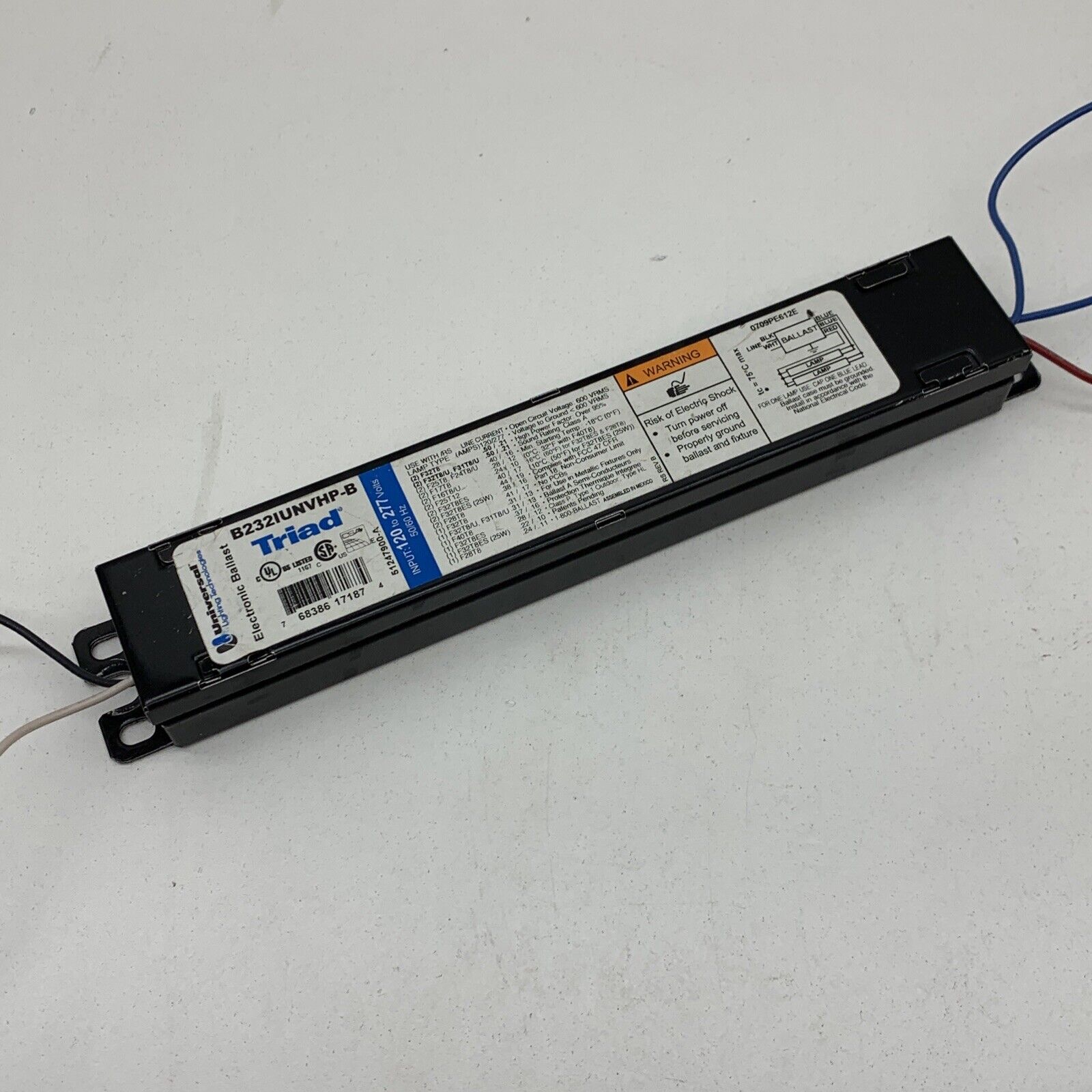 Universal Triad B232IUNVHP-B Electronic Fluorescent Ballast for (2) F32T8 Lamps